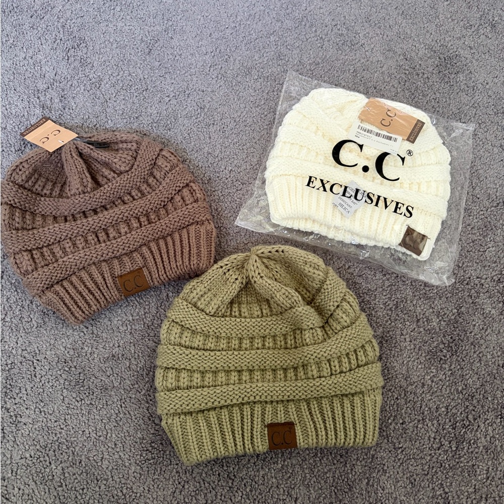 CC Exclusives 3 Piece Cable Knit Beanie Set